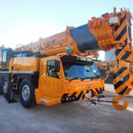 ㈱加藤製作所　KA-1300R型（130ｔ吊りオールテレーン）